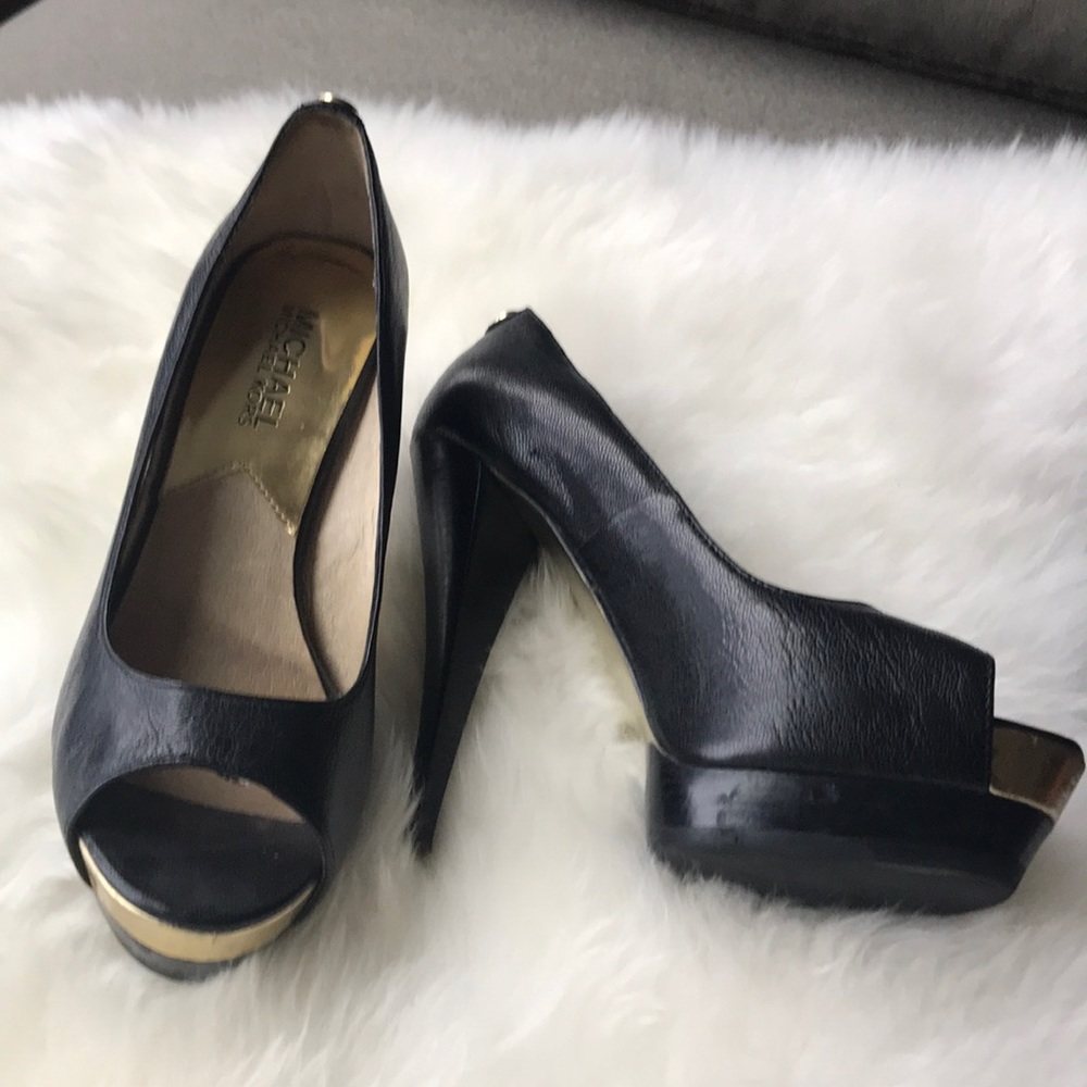 Micheal Kors Leather Platform Peep Toe Pumps